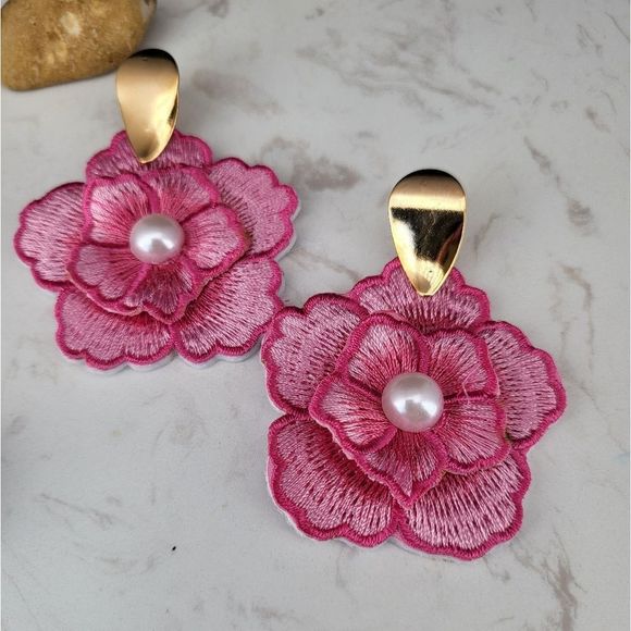 Handmade flower earrings green pink statement new - Picture 7 of 8